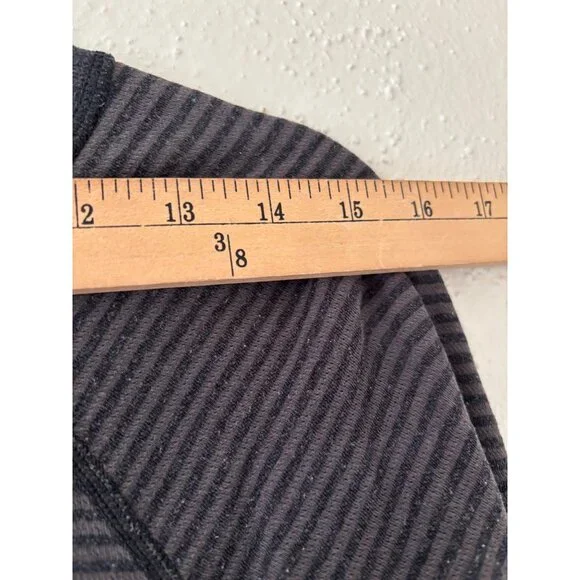 Lululemon Gray Striped Crewneck Reversible Sweatshirt Womens 4 - Picture 6 of 10